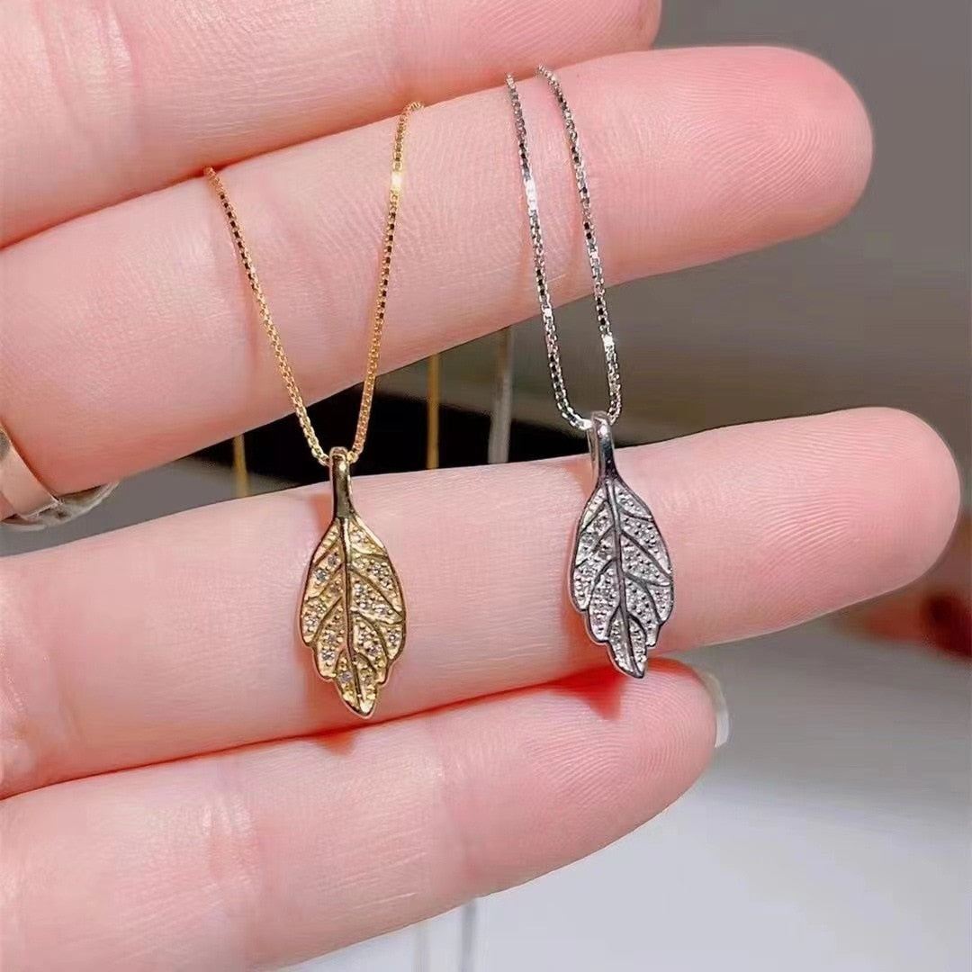 Elegant Rhinestone Tree Leaf Pendant Necklaces for Women Shiny Zircon Stainless Steel Metal Leaves Choker Simple Clavicle Chain